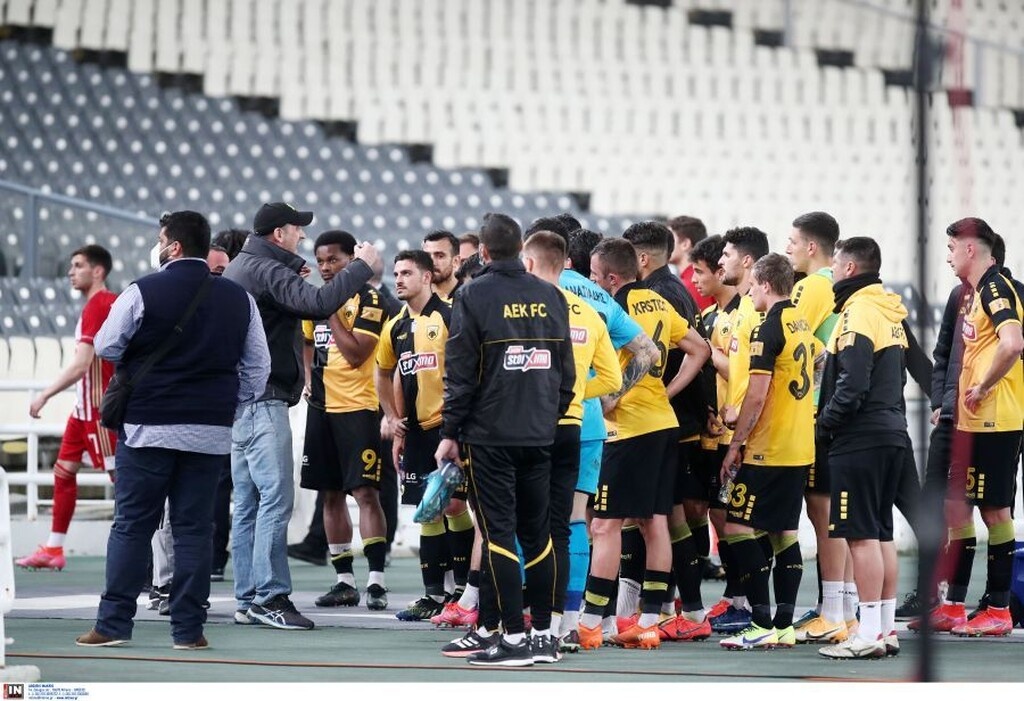 ΑΕΚ-Ολυμπιακός: Κράξιμο των οργανωμένων εντός γηπέδου
