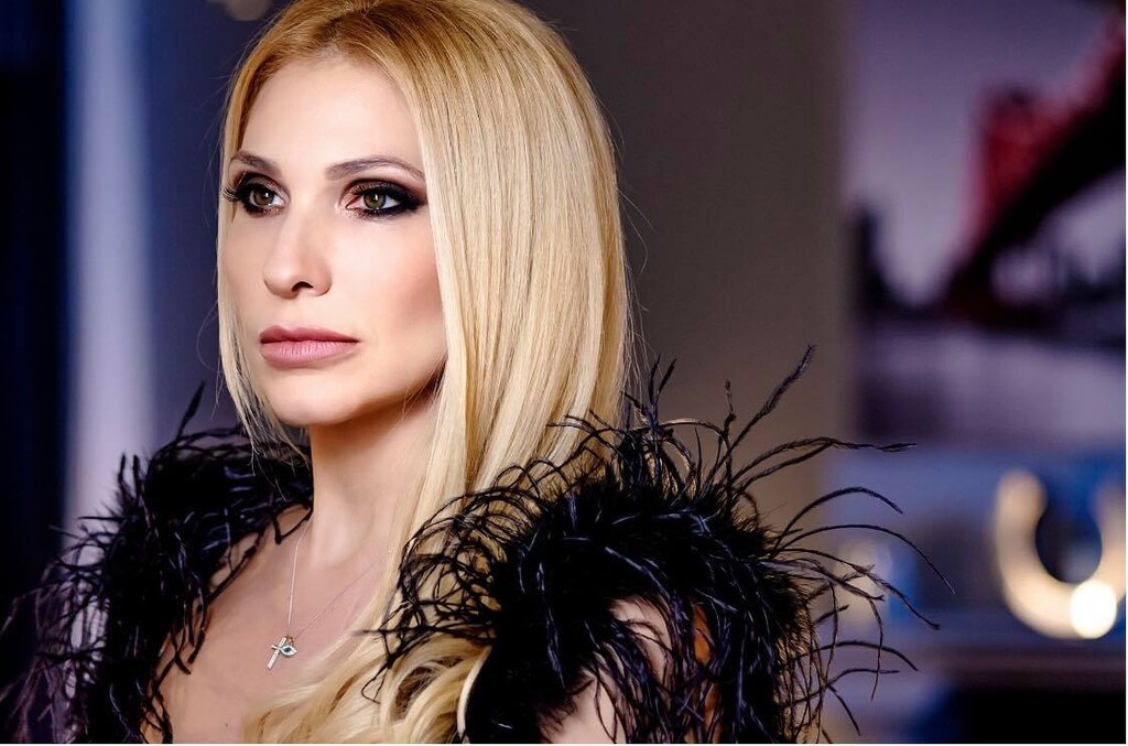 «Σε θέλω εδώ»: Το νέο τραγούδι της Αγγελικής Δάρρα