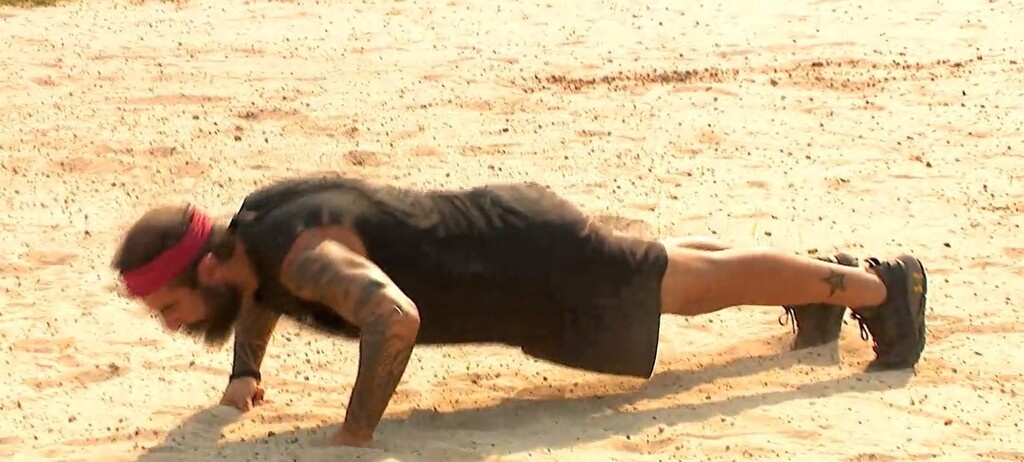 Survivor: Βίντεο ντοκουμέντο για τον Τριαντάφυλλο (video+photos)
