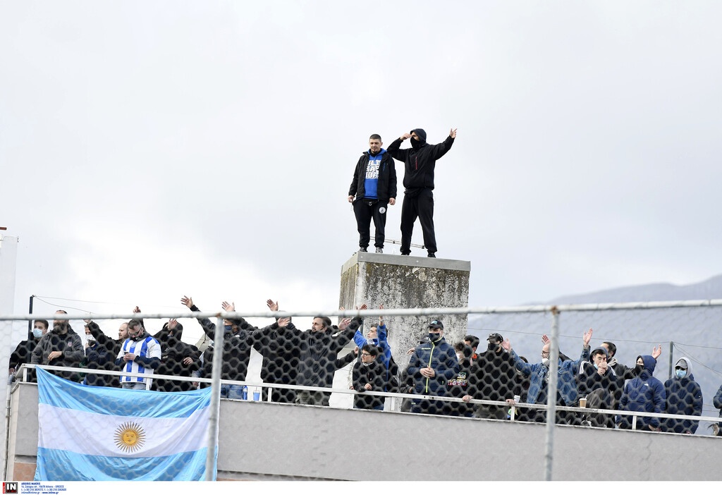 ΠΑΣ Γιάννινα-Ολυμπιακός: Προβάδισμα με πέναλτι του Εραμούσπε - Πανικός στις ταράτσες