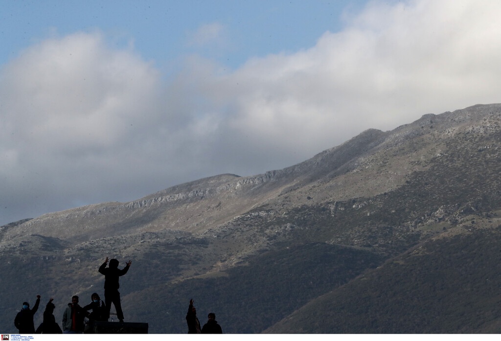 ΠΑΣ Γιάννινα-Ολυμπιακός: Προβάδισμα με πέναλτι του Εραμούσπε - Πανικός στις ταράτσες