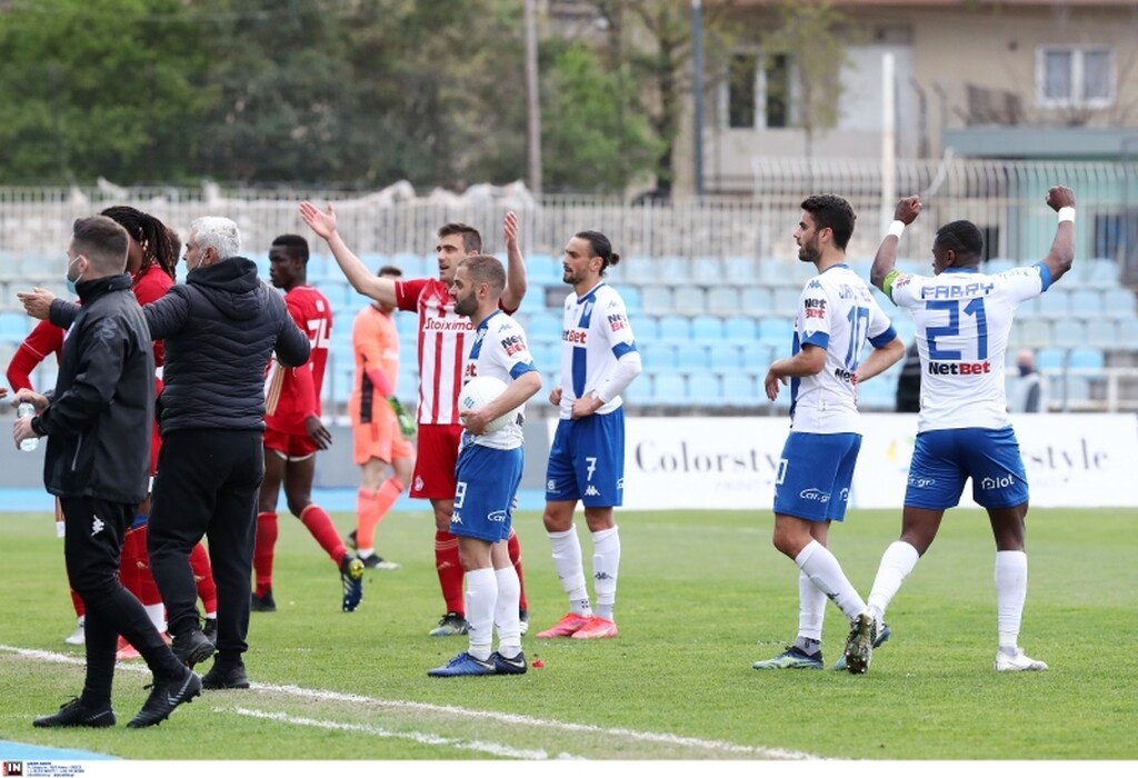 ΠΑΣ Γιάννινα-Ολυμπιακός: Προβάδισμα με πέναλτι του Εραμούσπε - Πανικός στις ταράτσες