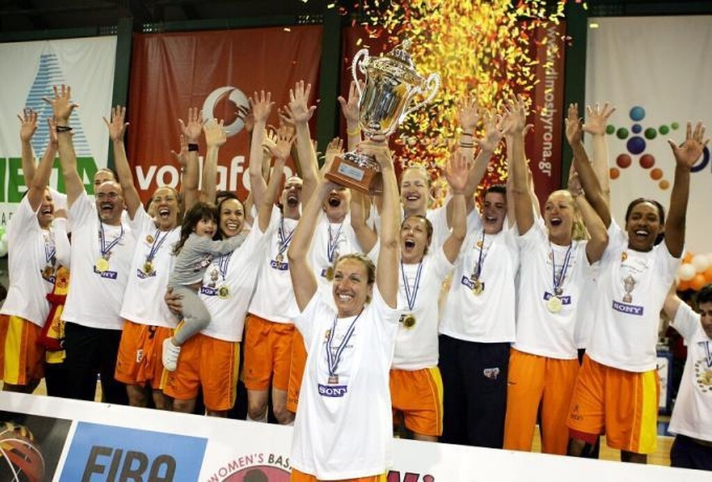 Σαν Σήμερα: Όταν ο Αθηναϊκός ανέβαινε στην κορυφή της Ευρώπης (photos+video)