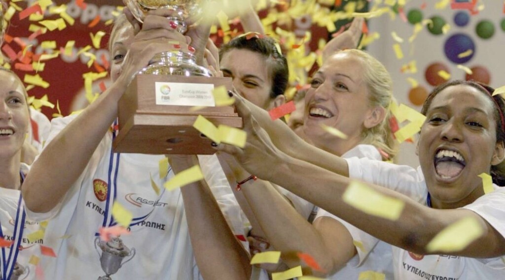 Σαν Σήμερα: Όταν ο Αθηναϊκός ανέβαινε στην κορυφή της Ευρώπης (photos+video)