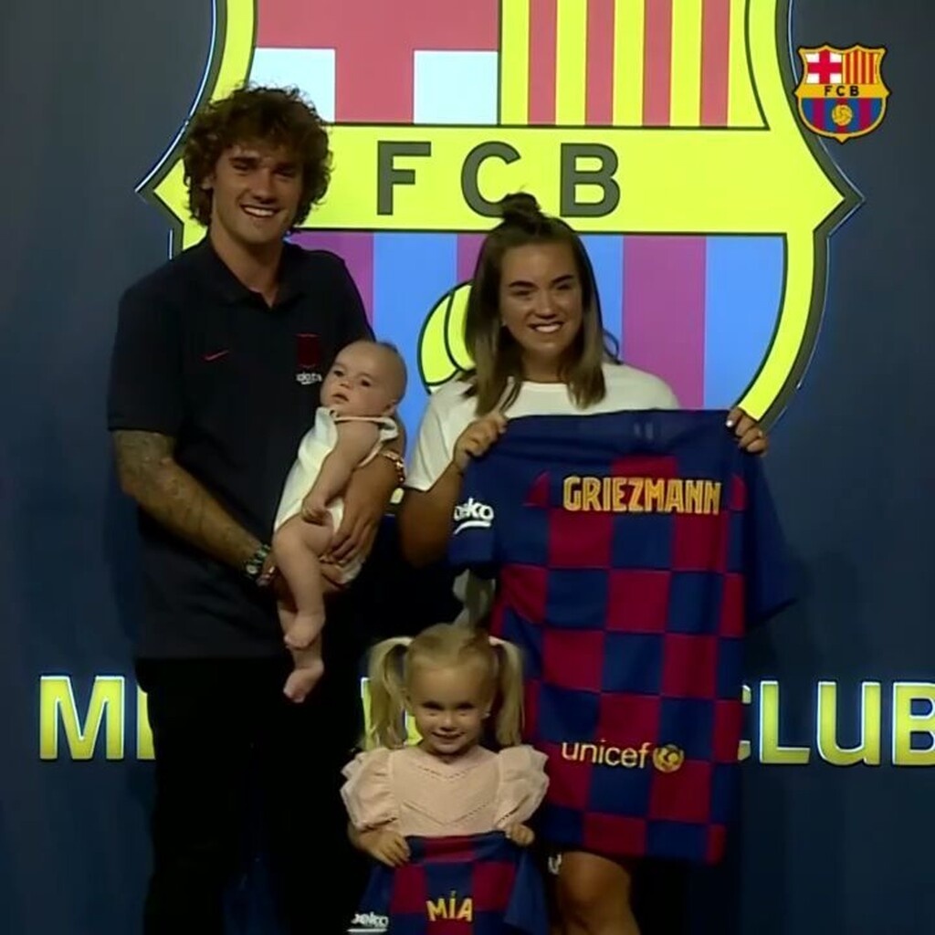 Οικογένεια Γκριεζμάν: Γεννημένοι στις 8 Απριλίου! (Photos)