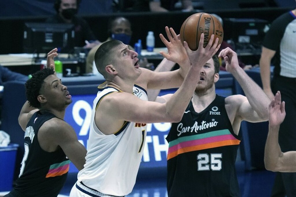 NBA: Μάγεψε πάλι ο Γιόκιτς (photos+video)