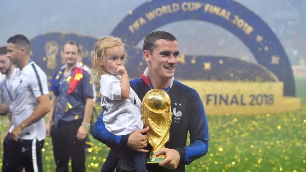 Οικογένεια Γκριεζμάν: Γεννημένοι στις 8 Απριλίου! (Photos)