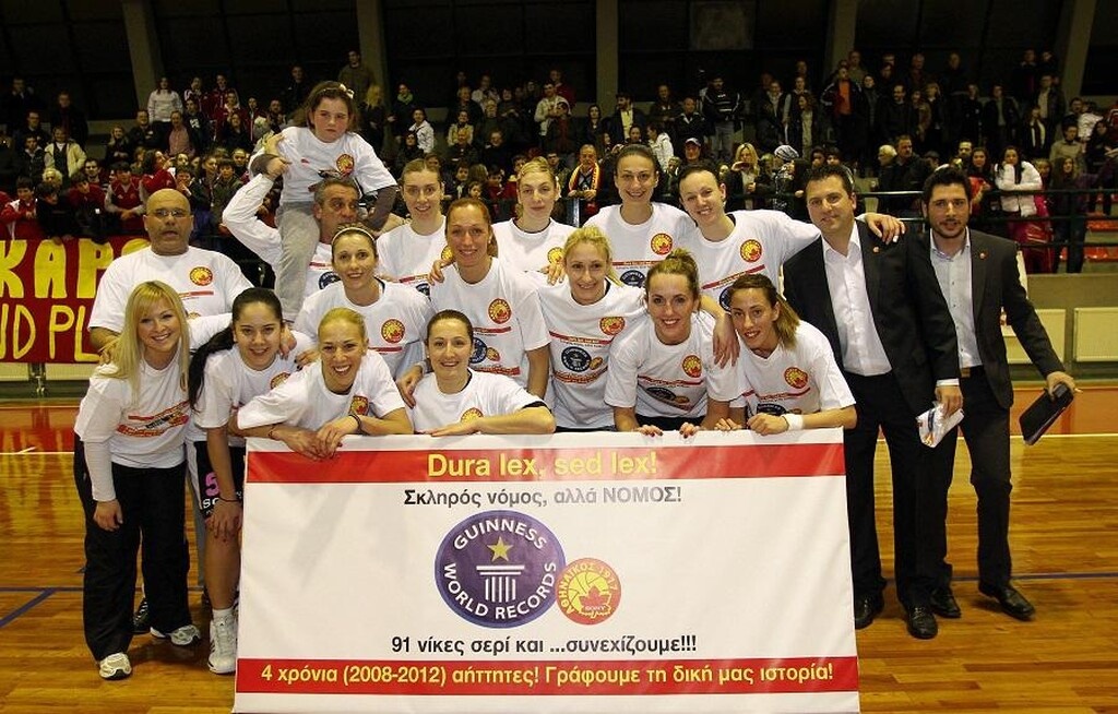 Σαν Σήμερα: Όταν ο Αθηναϊκός ανέβαινε στην κορυφή της Ευρώπης (photos+video)