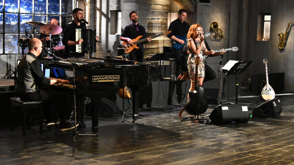 Στην υγειά μας ρε παιδιά: Αφιέρωμα στον Κώστα Μακεδόνα με... Νίκο Συρίγο (photos+video)