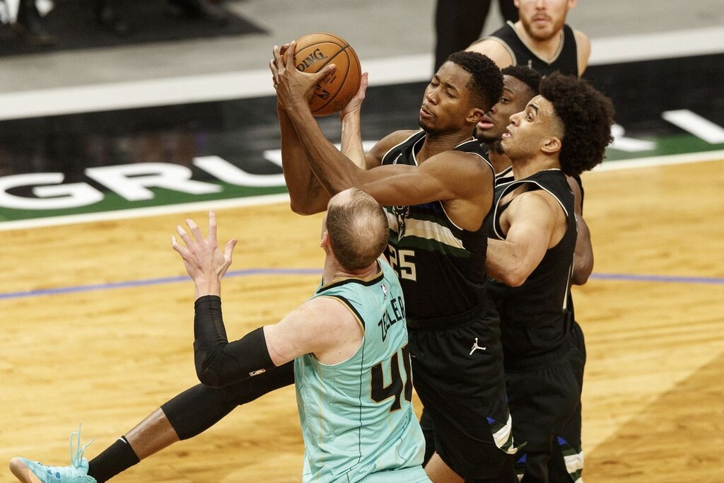 NBA: Νέα ήττα για Μπακς - Θετικός ο Θανάσης (photos+video)