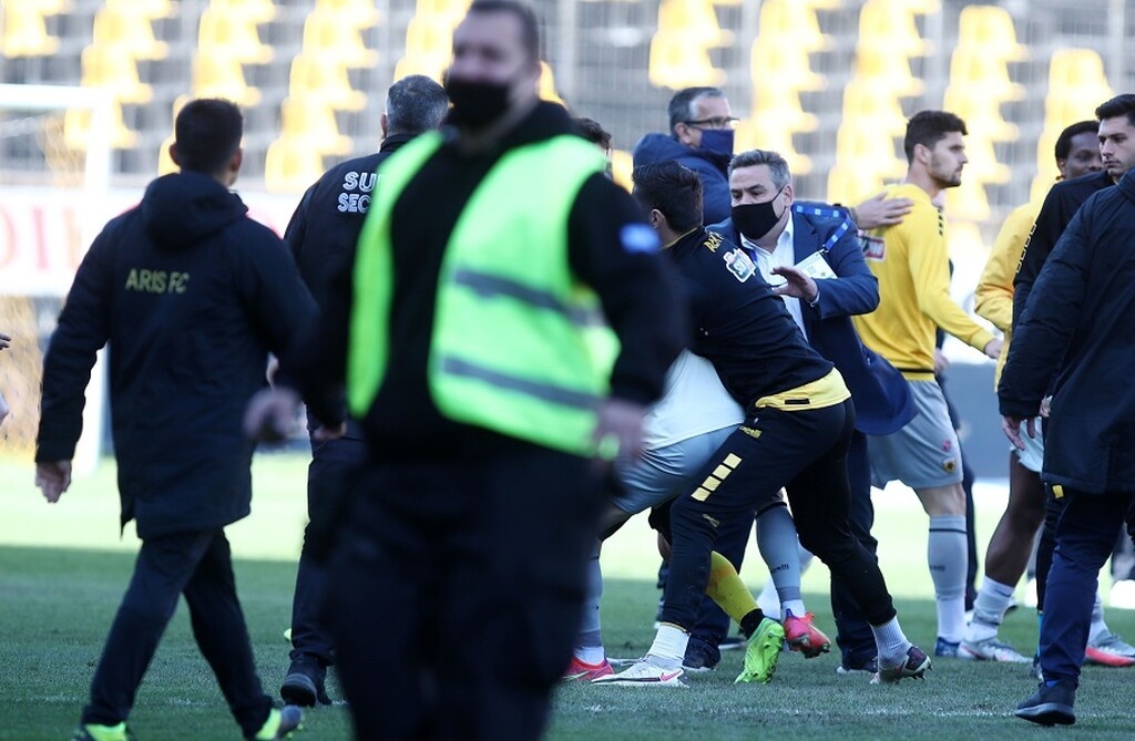 Άρης - ΑΕΚ: Άναψαν τα αίματα στο φινάλε - Γενική σύρραξη (photos)