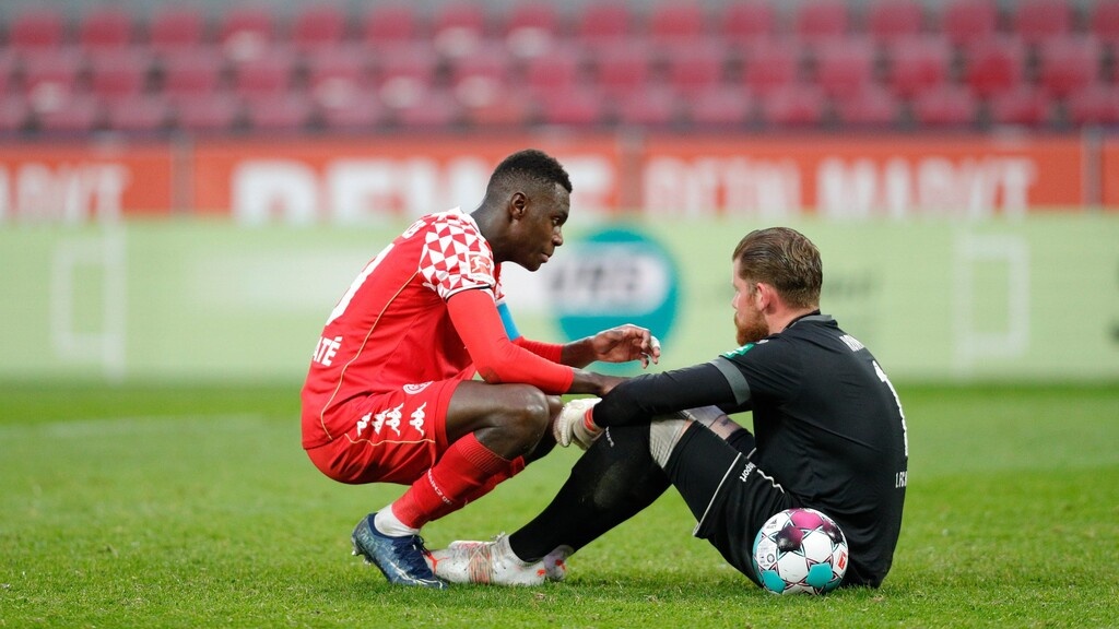 Bundesliga: Νίκη παραμονή η Μάιντς σε ματς θρίλερ, περιπέτειες για την Κολωνία! (video)