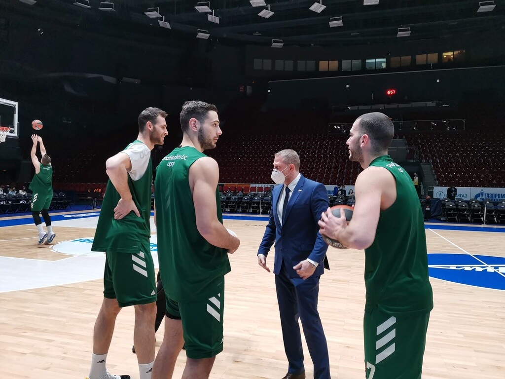 Ζενίτ-Παναθηναϊκός ΟΠΑΠ: Βρήκε γνωστούς και... φίλαθλο στη Ρωσία (videos+photos)