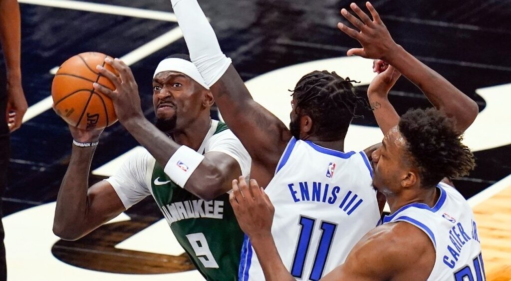 NBA: Επιστροφή στις νίκες με περίπατο για Μπακς (photos+video)