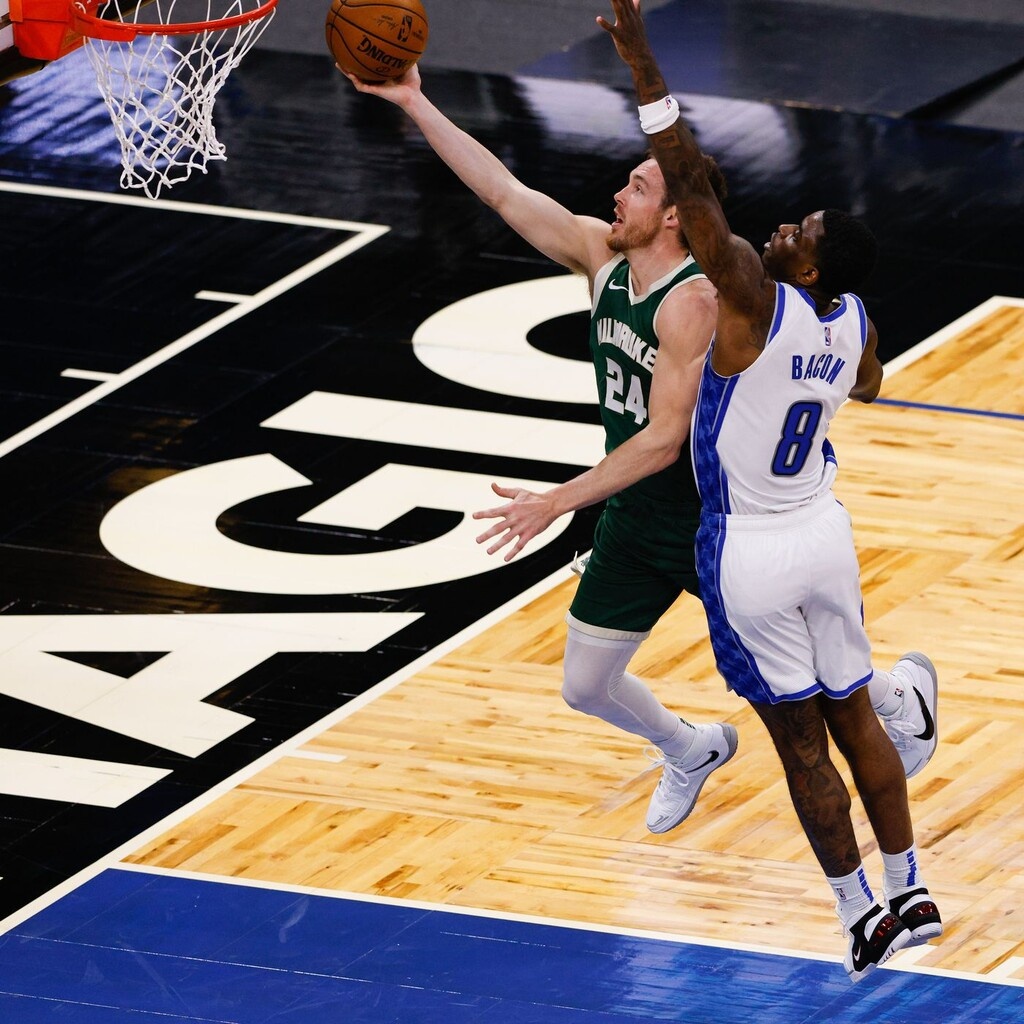 NBA: Επιστροφή στις νίκες με περίπατο για Μπακς (photos+video)