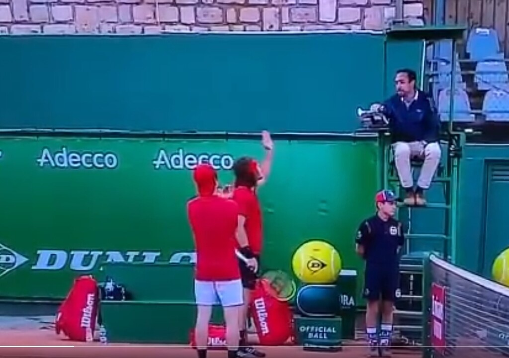 Monte Carlo Masters: Έξαλλος ο Τσιτσιπάς - Απίστευτη επίθεση στο διαιτητή (video)