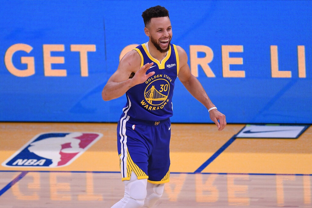 NBA: Η μυθική βραδιά του Στεφ Κάρι (video+photos)