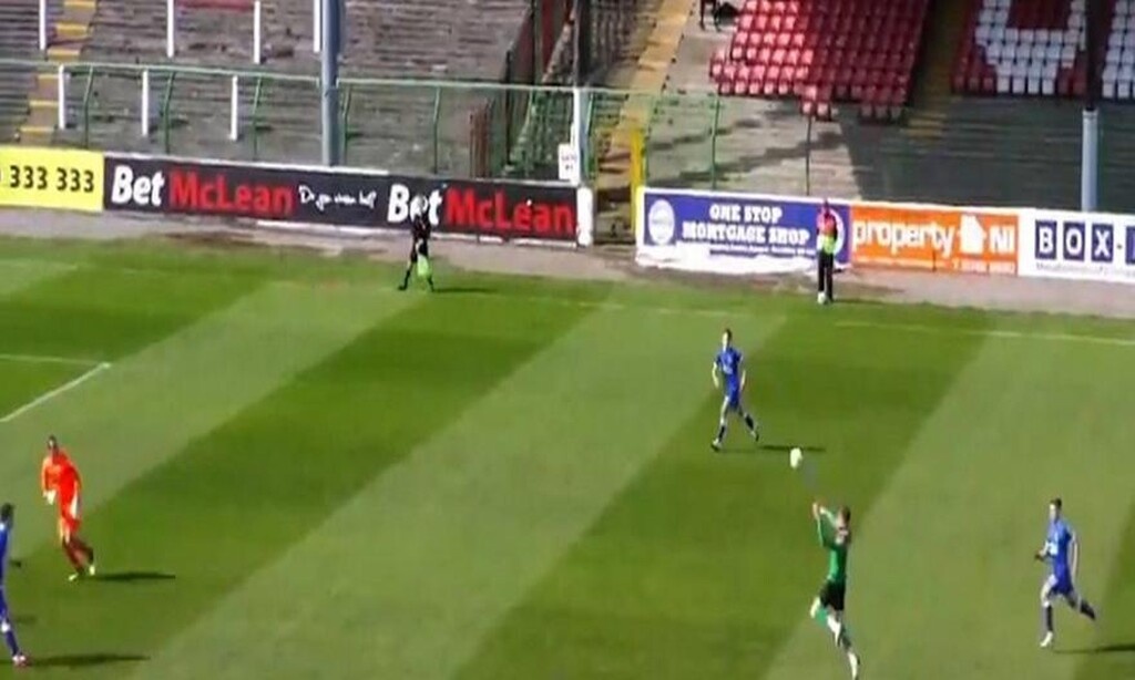 Έγινε viral πρώην τερματοφύλακας του Ολυμπιακού για το γκολ που δέχθηκε (video)