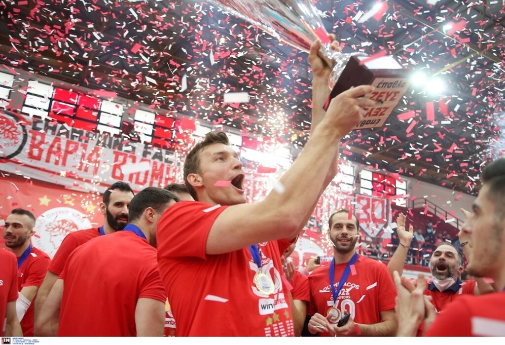 Volley League: Έτσι το σήκωσε ο Ολυμπιακός - H απονομή του πρωταθλήματος (photos+video)