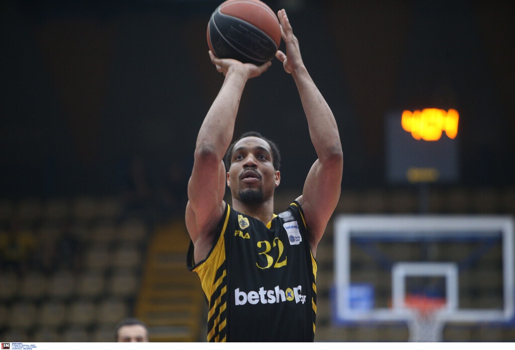 Φενέρμπαχτσε: Στη λίστα πρώην παίκτης του Παναθηναϊκού ΟΠΑΠ και της ΑΕΚ