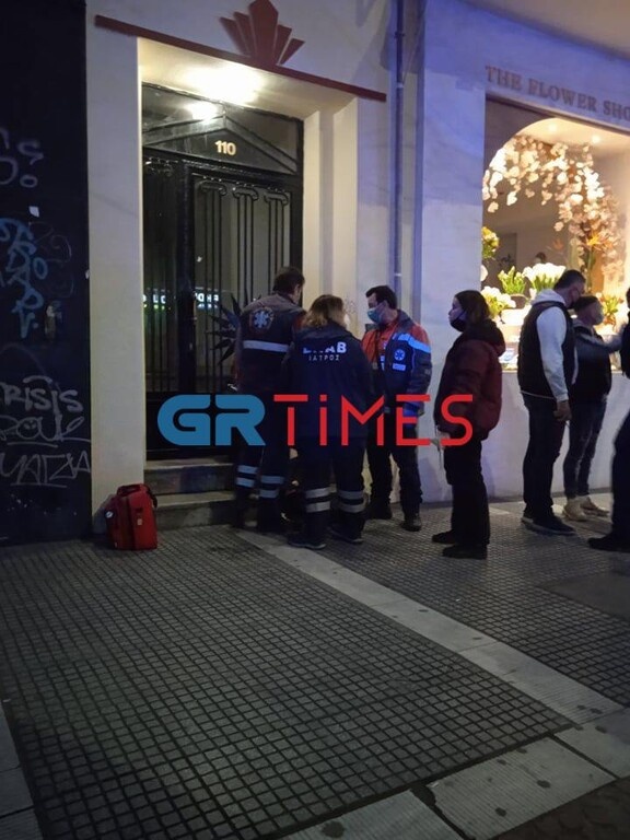 Νέα επεισόδια οπαδών στην Θεσσαλονίκη - Ένας τραυματίας από επίθεση με μαχαίρι (video+photos)