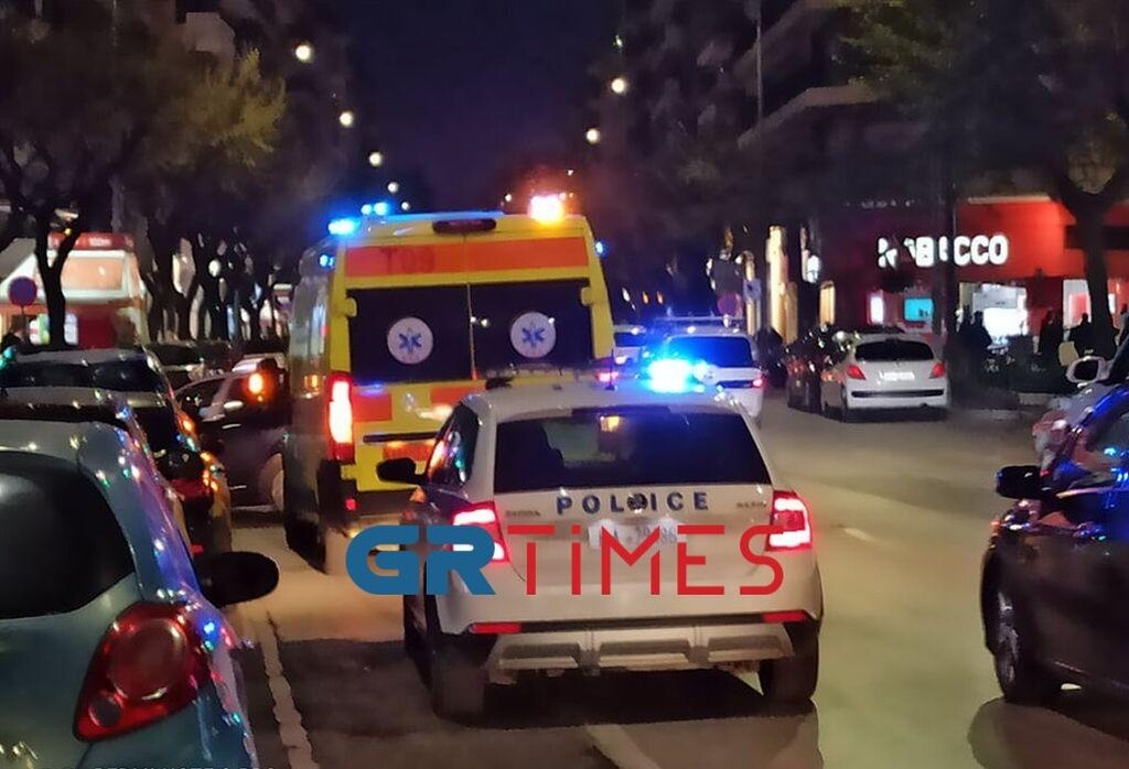 Νέα επεισόδια οπαδών στην Θεσσαλονίκη - Ένας τραυματίας από επίθεση με μαχαίρι (video+photos)