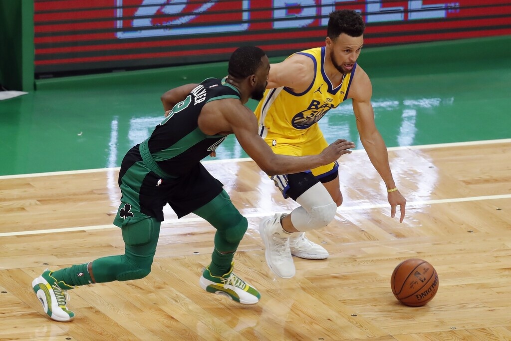 NBA: Απίθανος Κάρι - Σπάει κάθε ρεκόρ (photos+video)