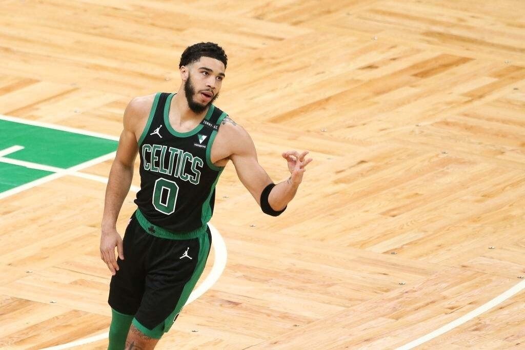 NBA: Πετούσε... φωτιές με Ουόριορς ο Τέιτουμ (photos+video)