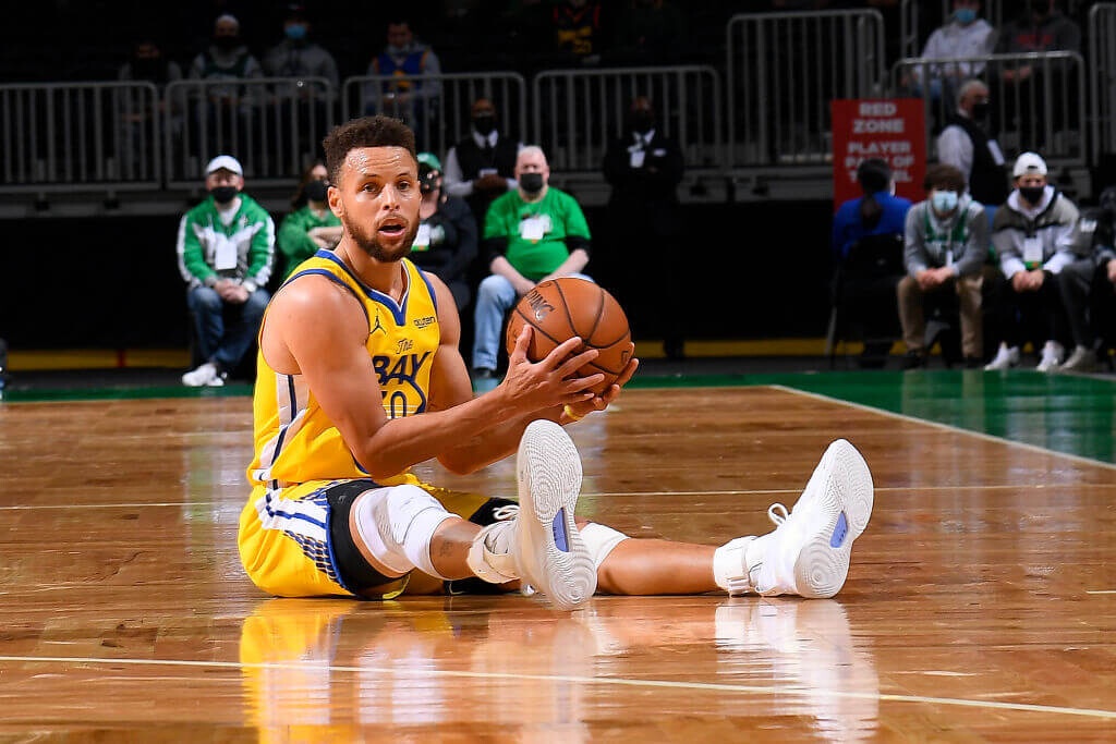 NBA: Απίθανος Κάρι - Σπάει κάθε ρεκόρ (photos+video)