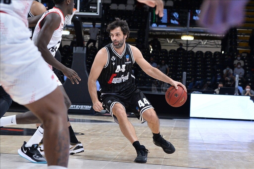 Βίρτους Μπολόνια: «Βόμβα» με Τεόντοσιτς - Σενάρια... φυγής