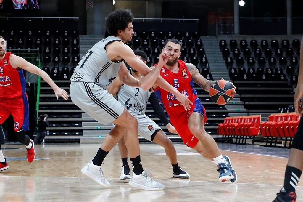 Επιστροφή βόμβα για Μάικ Τζέιμς! Εκεί θα συνεχίσει ο Αμερικάνος (photos)