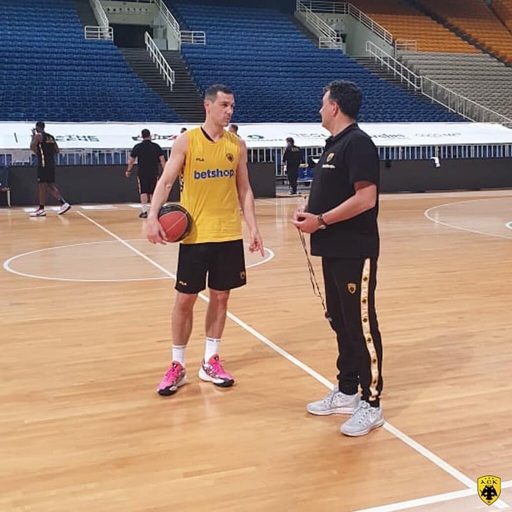 AEK: Με το μυαλό στον Παναθηναϊκό ΟΠΑΠ - Ατομικό ο Λοτζέσκι