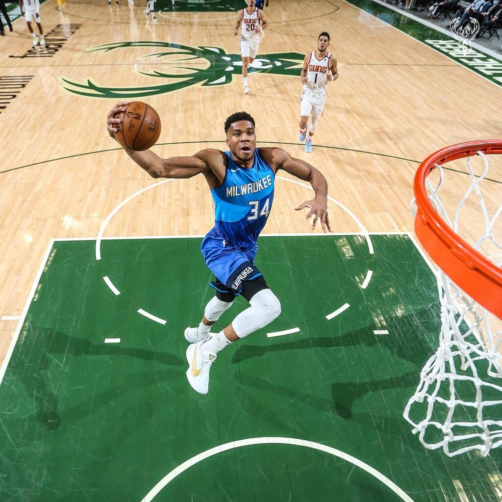 NBA: Τα καλύτερα του Γιάννη Αντετοκούνμπο απέναντι στους Σανς (video+photos)