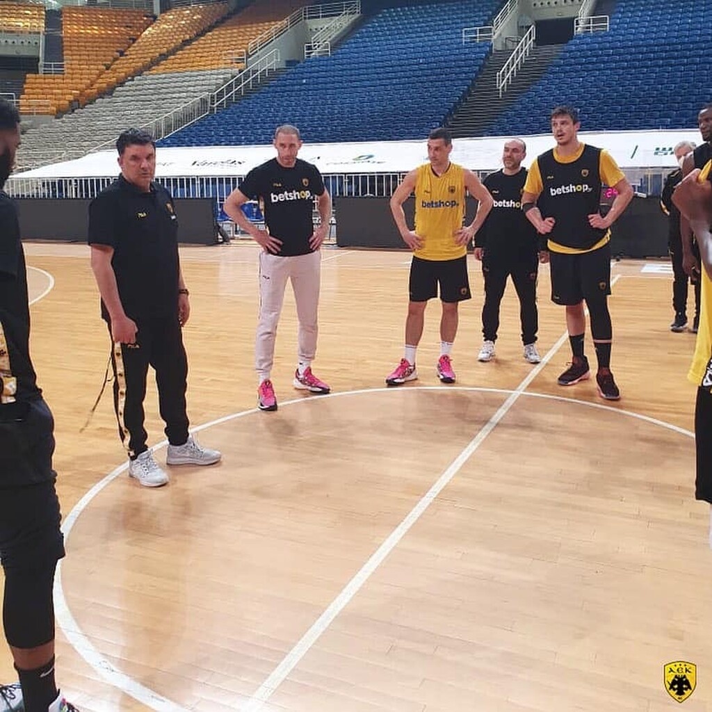 AEK: Με το μυαλό στον Παναθηναϊκό ΟΠΑΠ - Ατομικό ο Λοτζέσκι