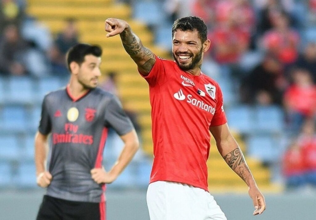 Ολυμπιακός: Δυνατά για Τζούνιορ Κάρλος (photos+video)