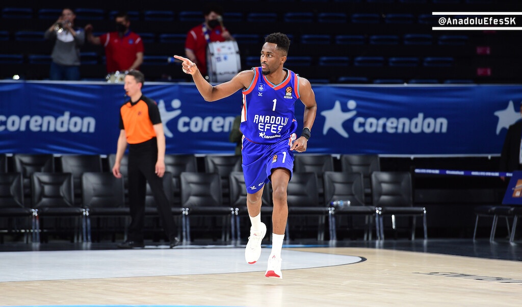 Αναντολού Εφές-Ρεάλ Μαδρίτης 90-63: Έκανε περίπατο, έχασε Μίτσιτς!