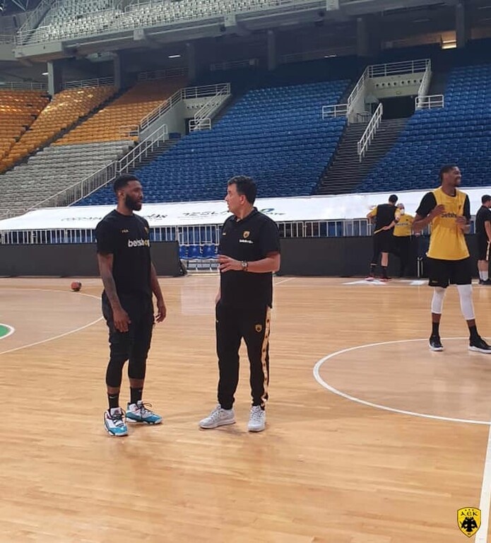 AEK: Με το μυαλό στον Παναθηναϊκό ΟΠΑΠ - Ατομικό ο Λοτζέσκι