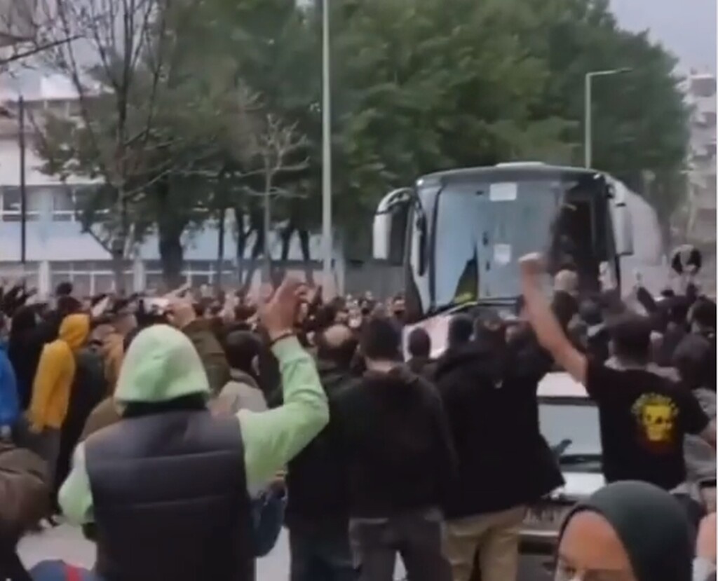 Άρης: Πανικός στο «Βικελίδης» - Οπαδικές ντόπες εν όψει ΠΑΟΚ (video+photos)