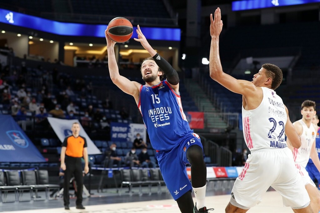 Αναντολού Εφές-Ρεάλ Μαδρίτης 90-63: Έκανε περίπατο, έχασε Μίτσιτς!