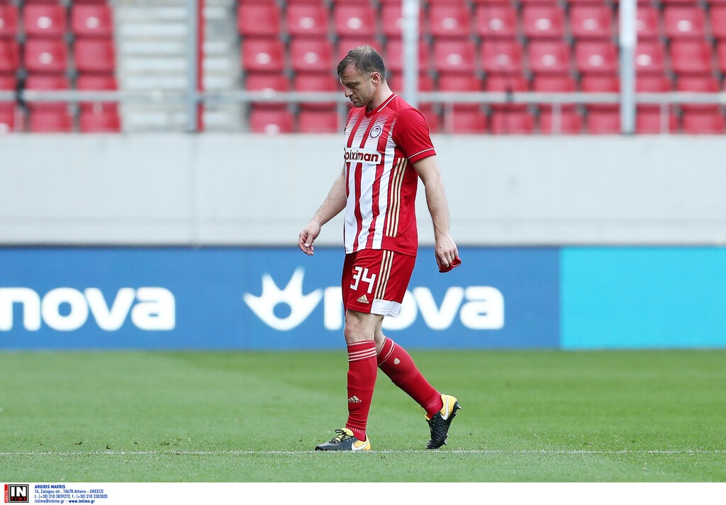 Ολυμπιακός - Αστέρας Τρίπολης: Συναγερμός με Αβραάμ Παπαδόπουλο - Χτύπησε και αποχώρησε