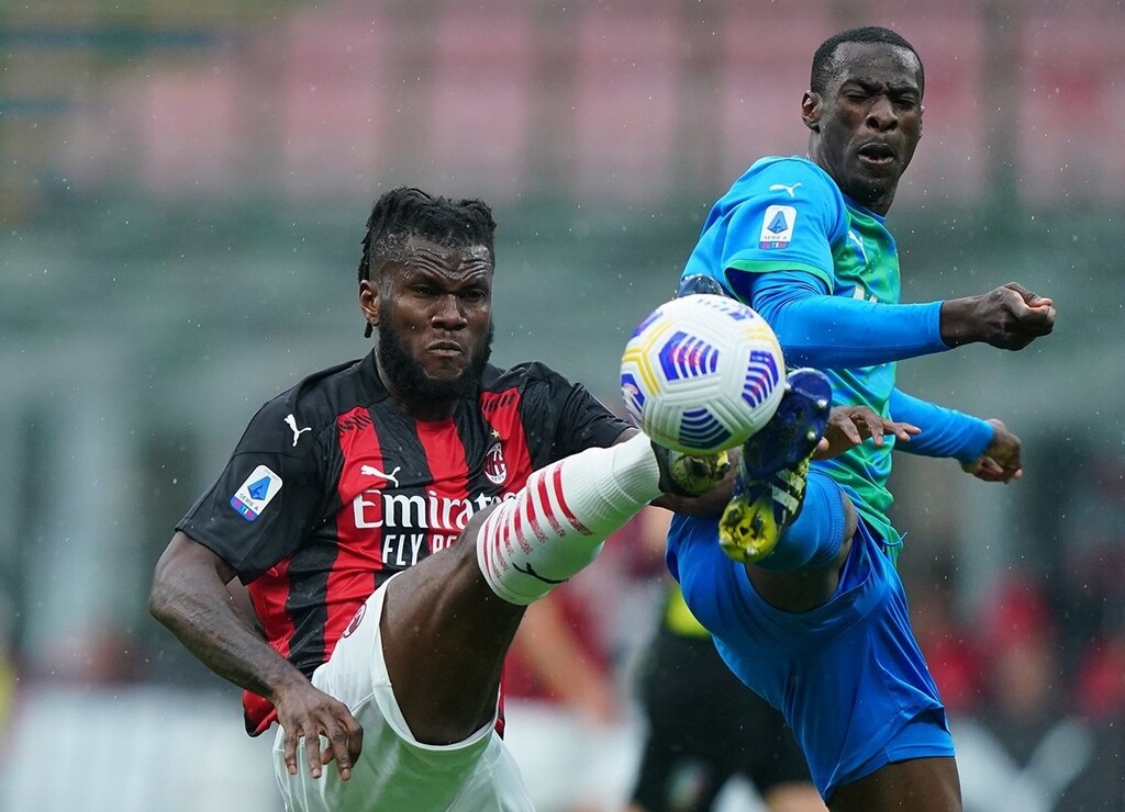 Serie A: Θέλει και Super League η Μίλαν, έχασε στο «Σαν Σίρο» απ’ τη Σασουόλο! (Video+Photos)