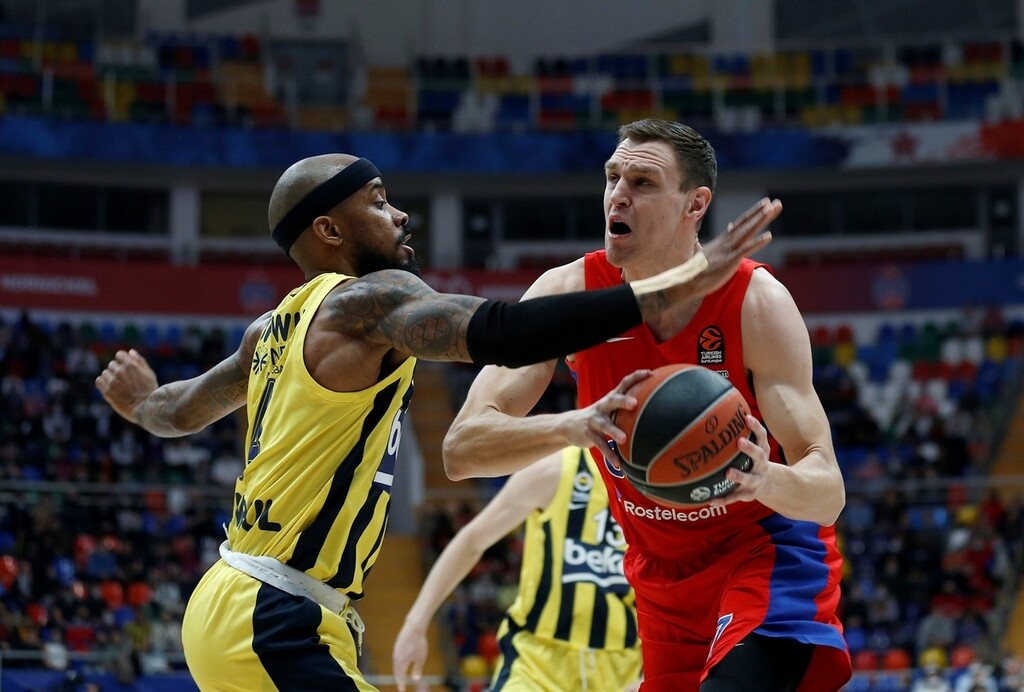 ΤΣΣΚΑ-Φενέρμπαχτσε 78-67: Με Χάκετ μια ανάσα από το F4!