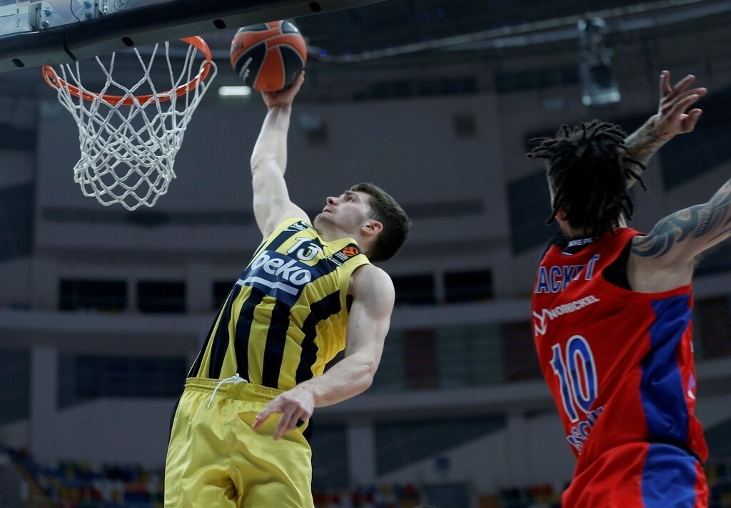 ΤΣΣΚΑ-Φενέρμπαχτσε 78-67: Με Χάκετ μια ανάσα από το F4!
