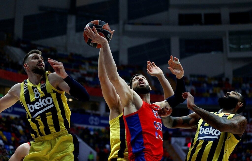 ΤΣΣΚΑ-Φενέρμπαχτσε 78-67: Με Χάκετ μια ανάσα από το F4!