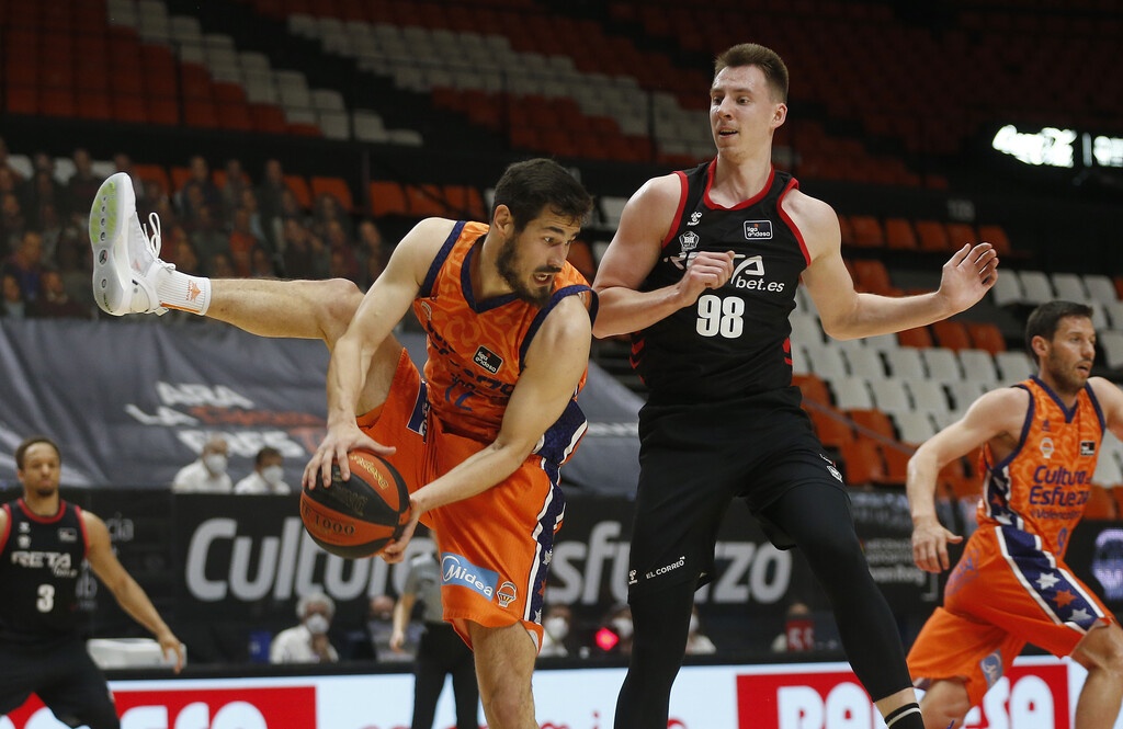 Liga Endesa: Η Βαλένθια νίκησε τον Αθηναίου - Ρεκόρ για Μπαγκαγιόκο (video)
