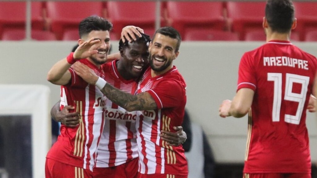 Ολυμπιακός: Δεν την... βλέπει - Το απίθανο ρεκόρ απέναντι στην ΑΕΚ (photos+video)