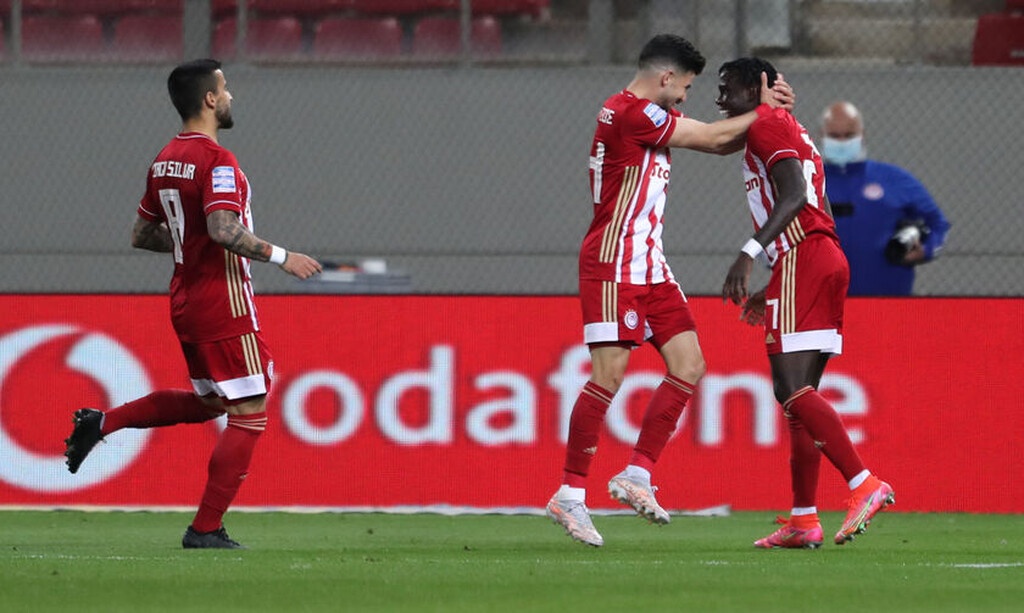 Ολυμπιακός: Δεν την... βλέπει - Το απίθανο ρεκόρ απέναντι στην ΑΕΚ (photos+video)