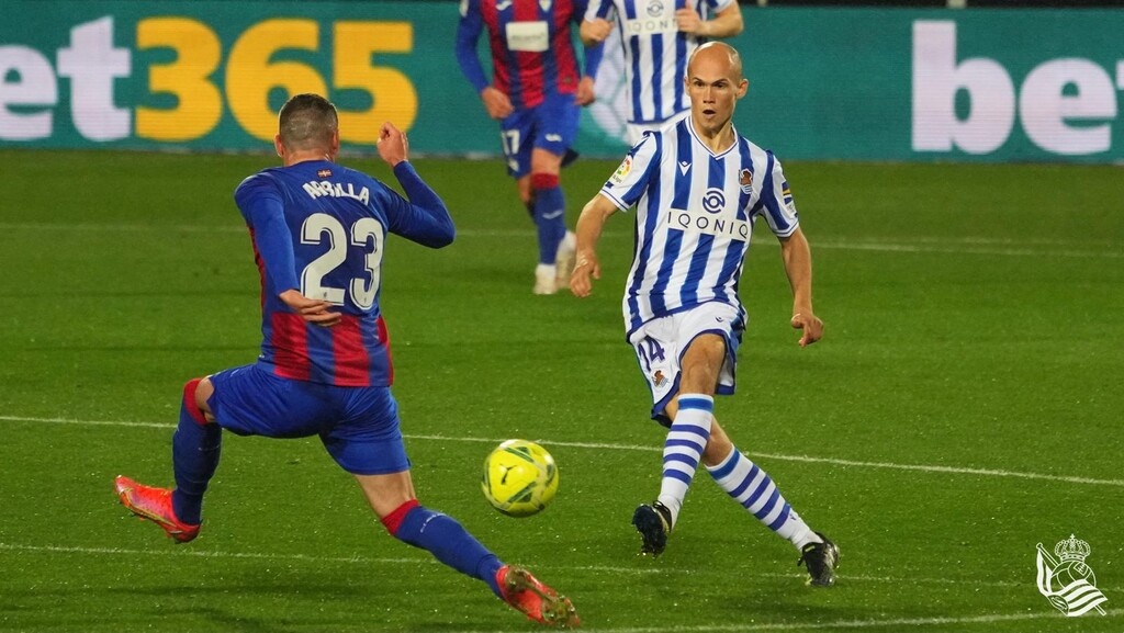 La Liga: Η Ρεάλ Σοσιεδάδ καταδίκασε την Εϊμπάρ (video+photos)