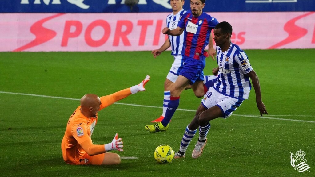 La Liga: Η Ρεάλ Σοσιεδάδ καταδίκασε την Εϊμπάρ (video+photos)