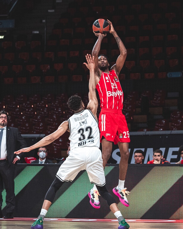 Μπάγερν Μονάχου - Αρμάνι Μιλάνο 85-79: Ο Λούτσιτς γλύτωσε την «σκούπα» (videos+photos)